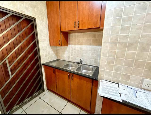 2 BEDROOM TOWNHOUSE FOR SALE IN CHANCLIFF RIDGE